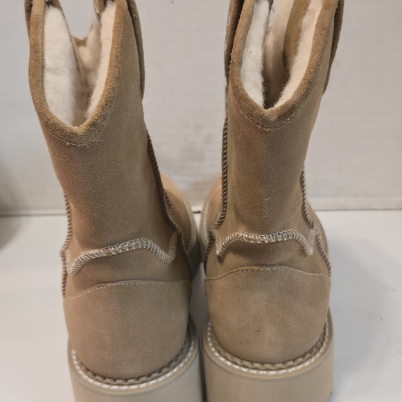 Ariat Tan Heeled Boots - Picture 10 of 11